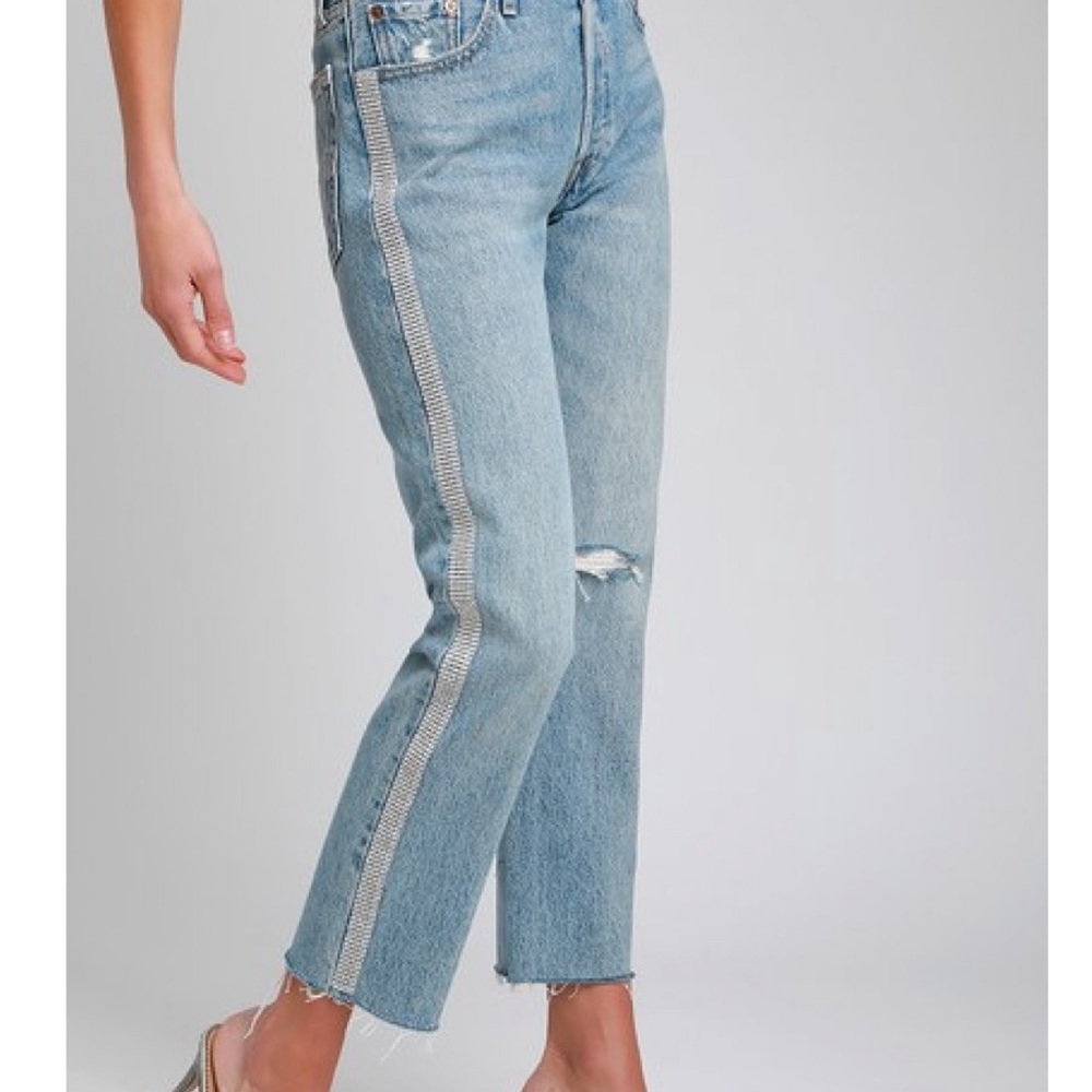 LEVI’S 501 CROP STRAIGHT MEDIUM WASH DISTRESSED RHINESTONE JEANS